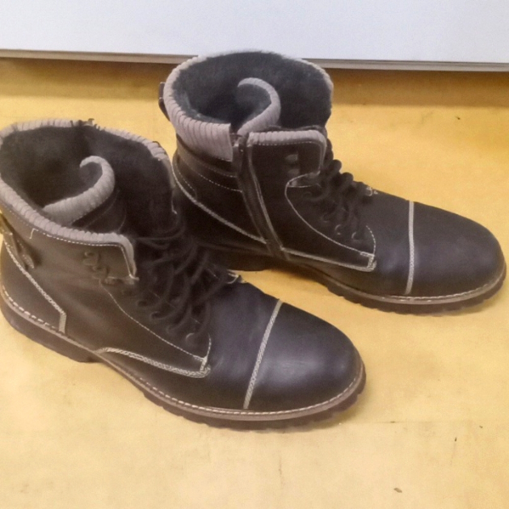 Size 11 boots. Brand Polar Fox brand black high top casual